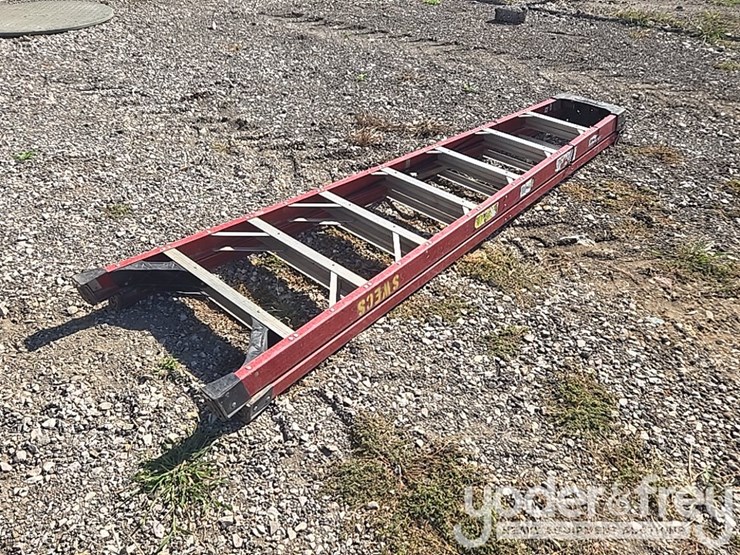 8'-a-frame-ladder-image-2