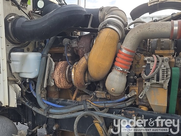 2007-peterbilt-379-image-39