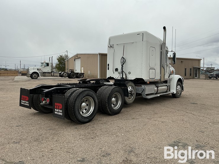 2013-freightliner-coronado-132-image-5