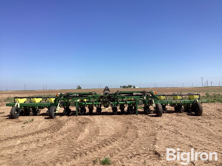 john-deere-1720-image-2