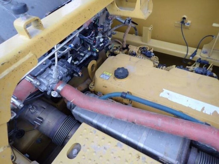 2015-caterpillar-349fl-image-73