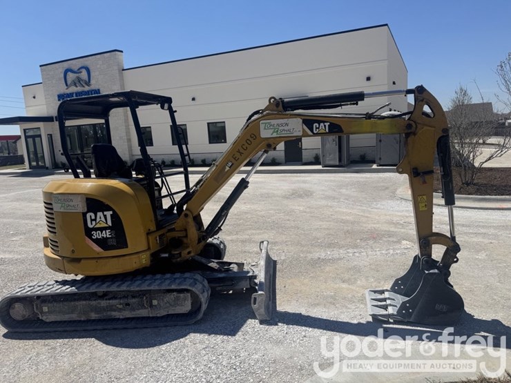 2016-cat-304e2-image-1