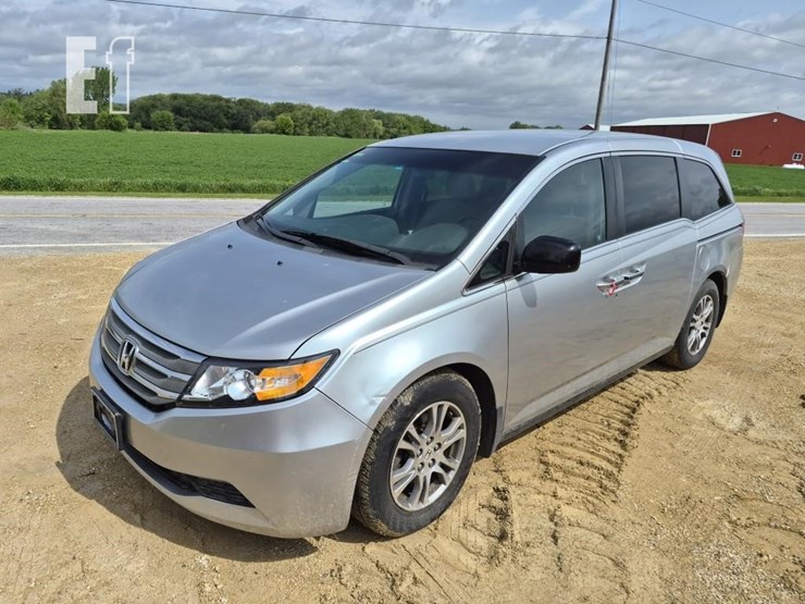 2011-honda-odyssey-image-5