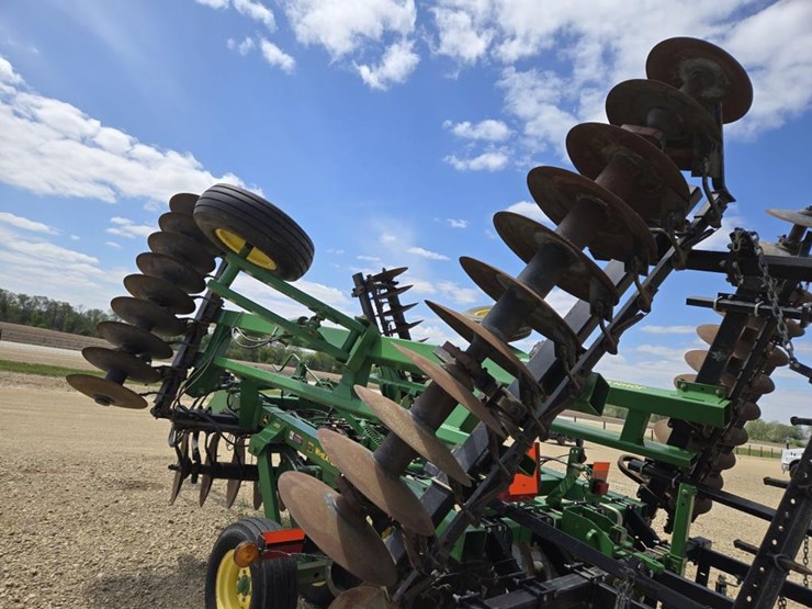 john-deere-637-image-10