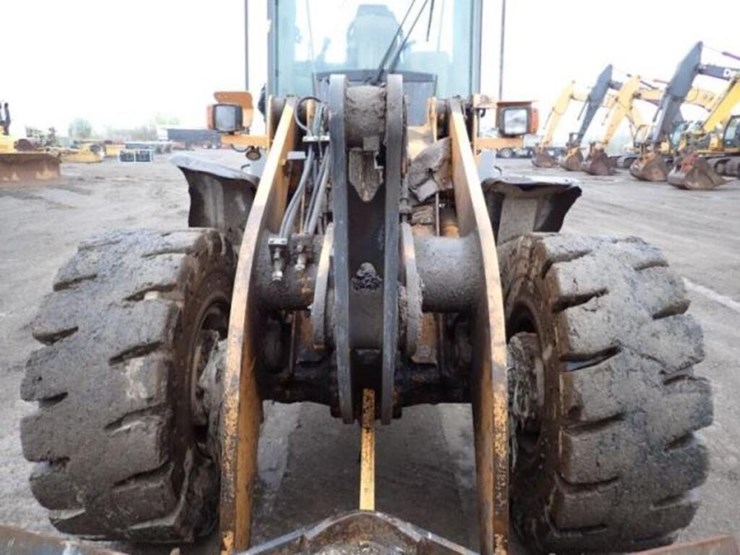 2009-case-621e-image-25