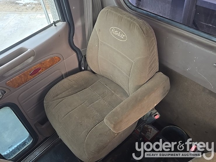 2007-peterbilt-379-image-49