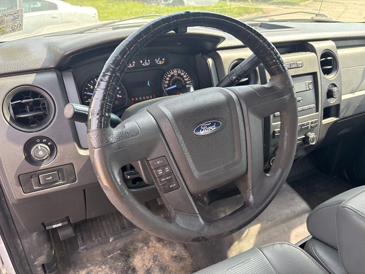 #40-•-2012-ford-1/2-ton-crew-cab-pick-up-truck-image-12