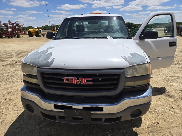 2006-gmc-sierra-2500hd-image-23