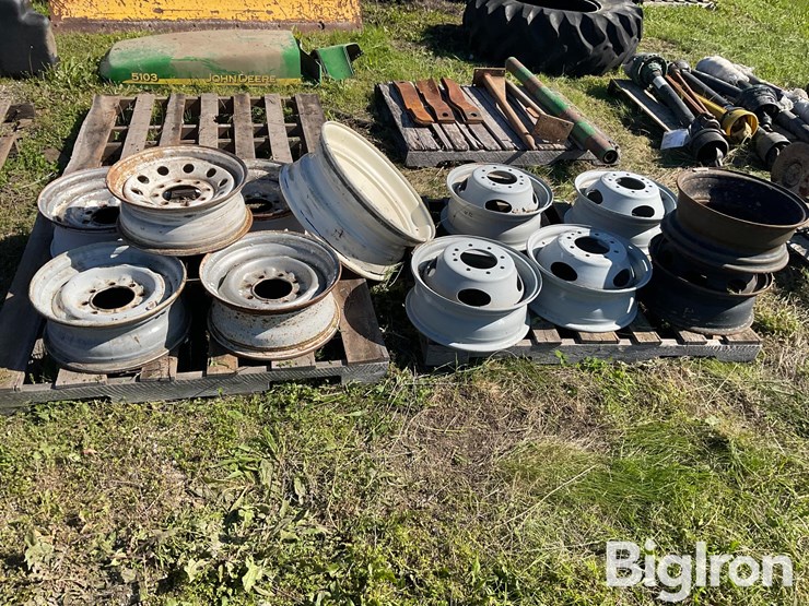 pallet-of-steel-wheels-image-4