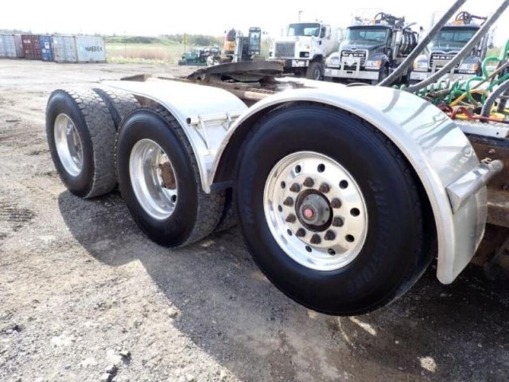 2013-peterbilt-367-image-69