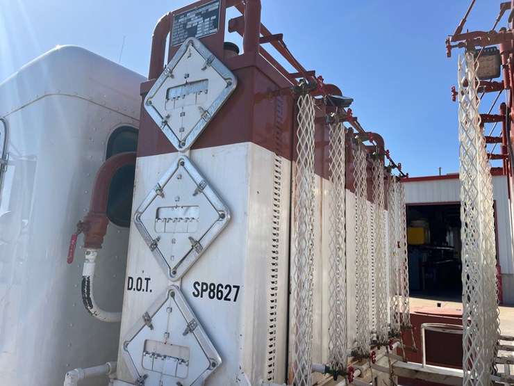 2014-peterbilt-337-image-27
