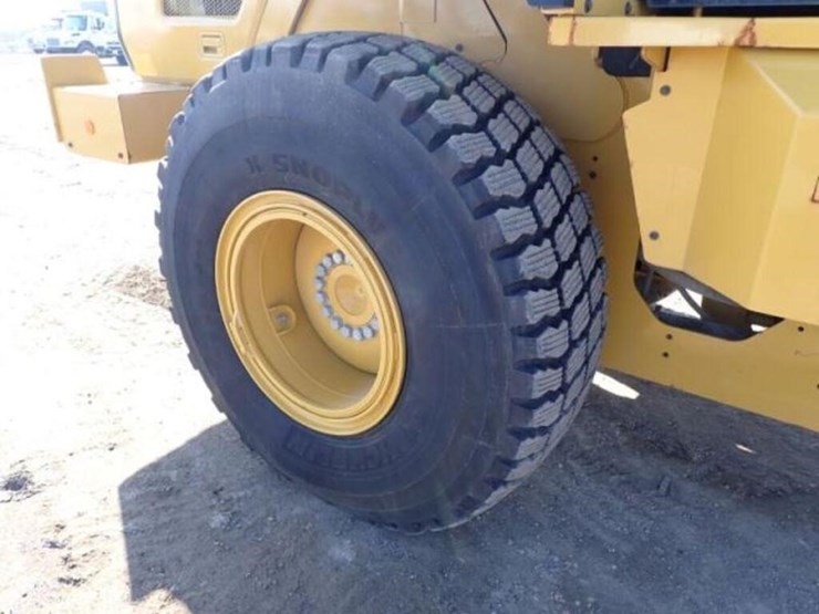 2023-caterpillar-926m-image-54