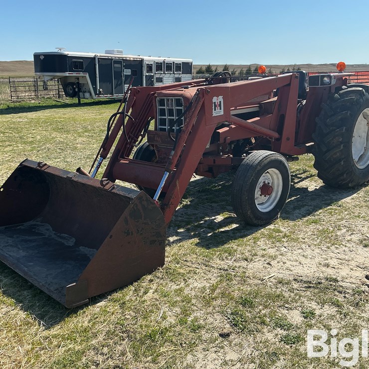 1975 INTERNATIONAL 574