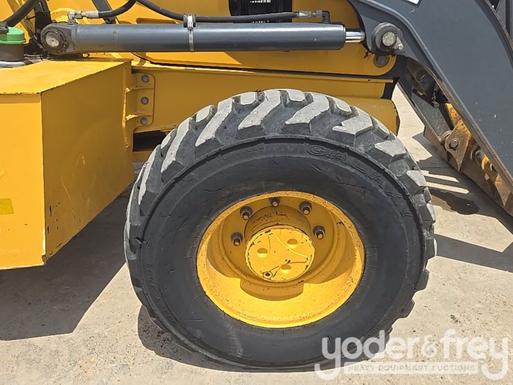 2020-deere-310sl-image-11