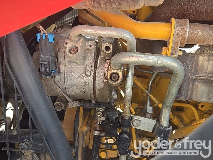 2020-deere-310sl-image-35