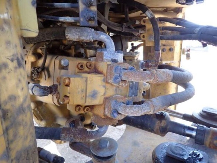 2023-caterpillar-926m-image-59