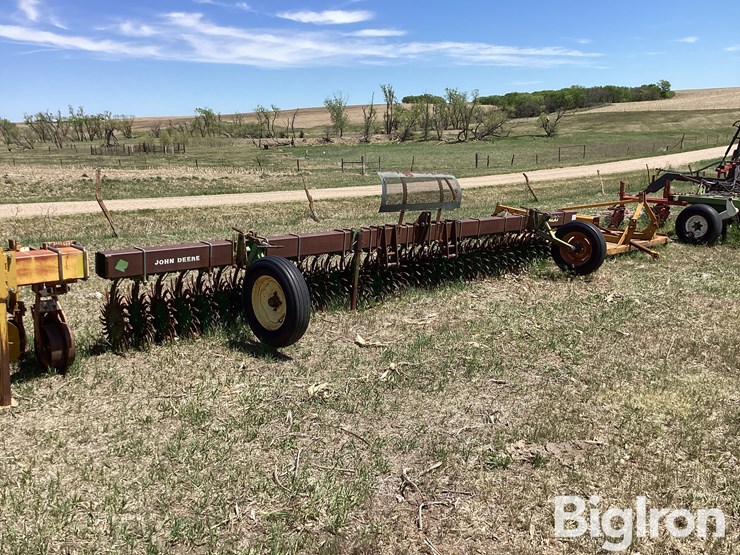 john-deere-400-image-3