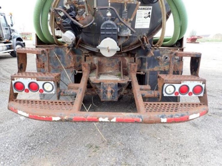 inoperable-2005-mack-cv713-tri/a-vacuum-truck-1m2a-image-57