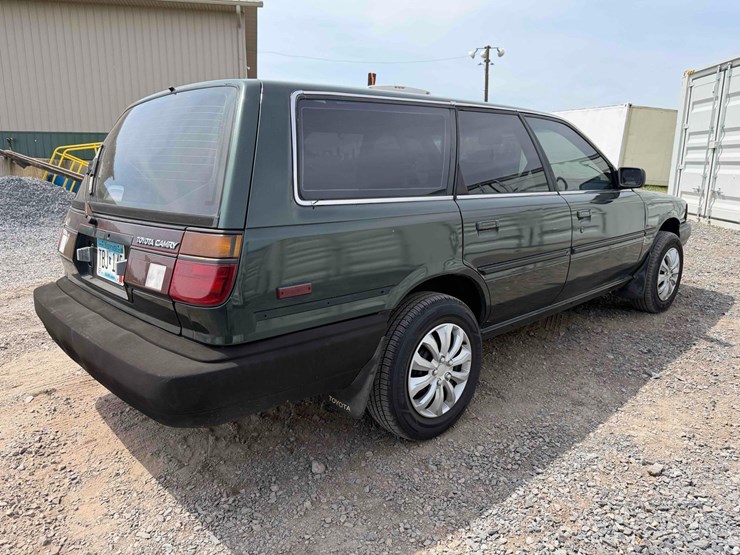 1990-toyota-camry-image-5