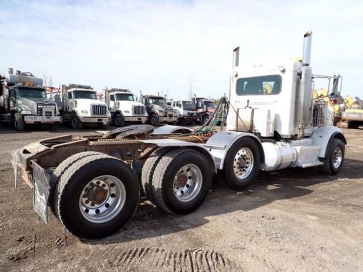 2013-peterbilt-367-image-5