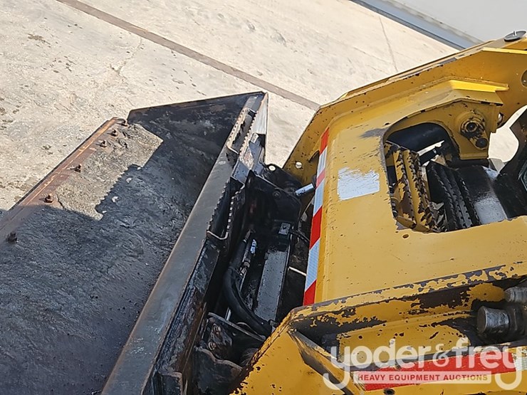 2018-caterpillar-299d2-image-16