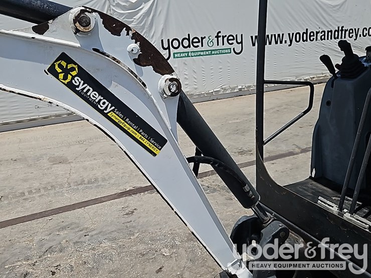 2020-bobcat-e20-image-17