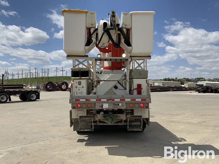 2015-freightliner-m2-106-image-6