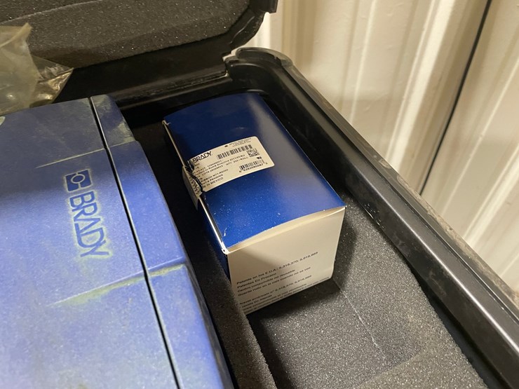 #4617-•-brady-bmp-71-label-printer-image-3
