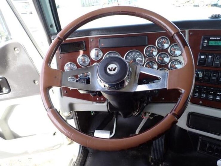 2013-western-star-4900sb-image-15