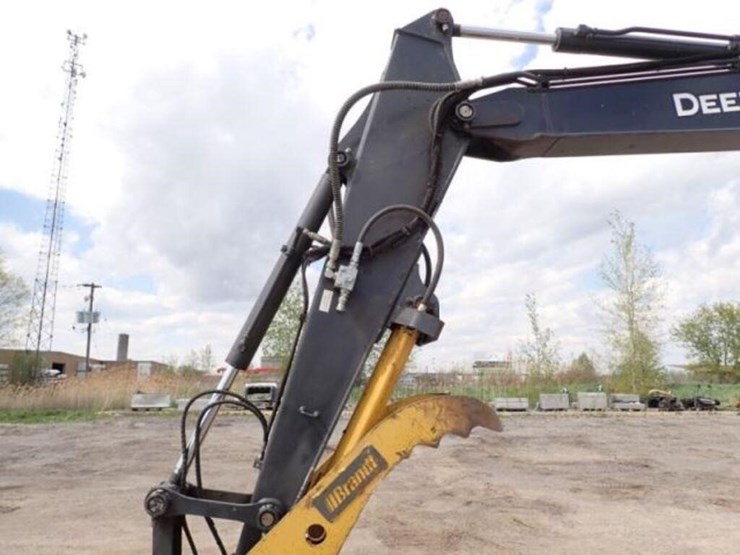 2022-deere-75g-image-27