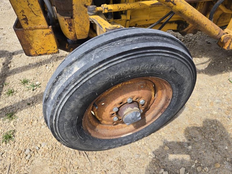massey-ferguson-2135-image-4