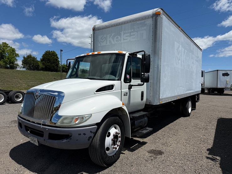 2005-international-durastar-4200-image-1
