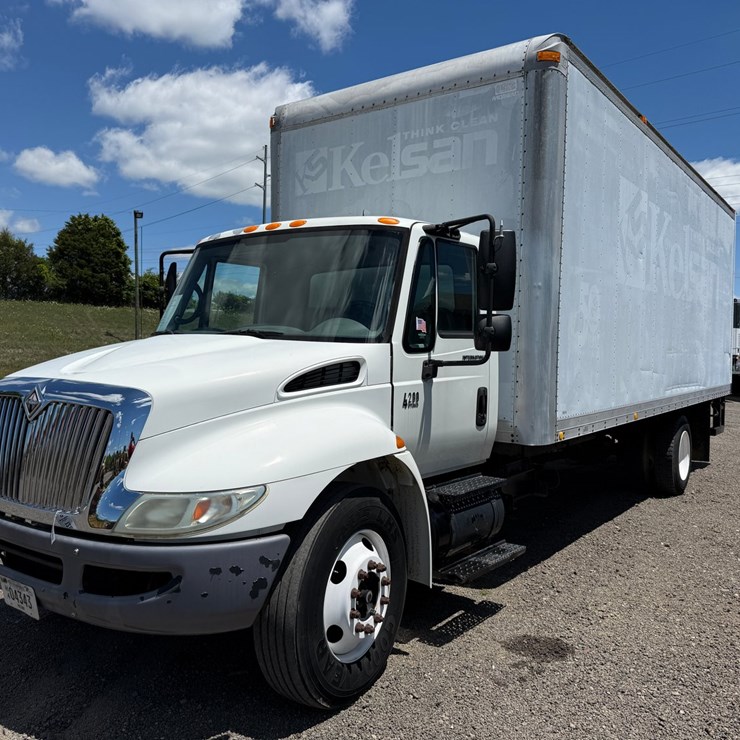 2005 INTERNATIONAL DURASTAR 4200