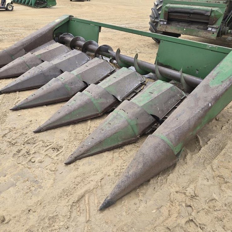 JOHN DEERE 643