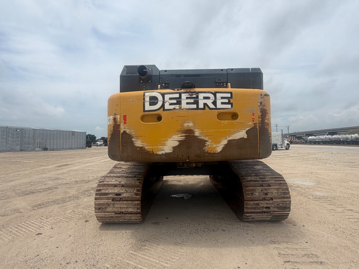 2017-john-deere-6-image-5