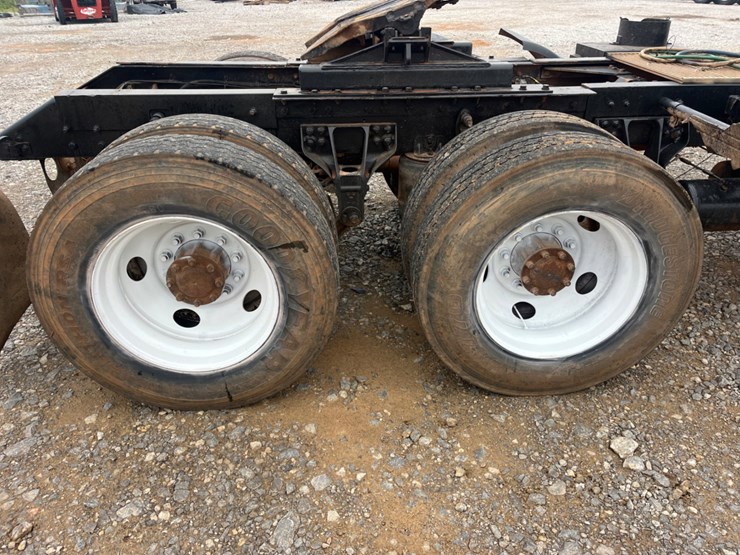 2012-kenworth-t800-image-14