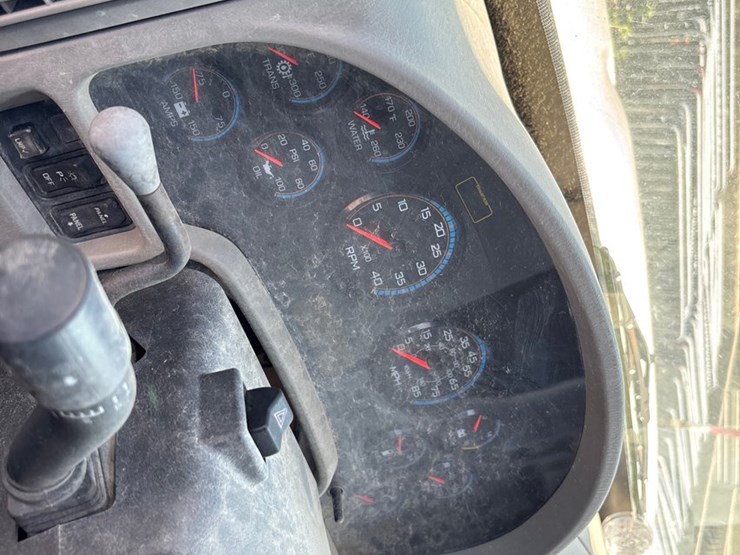 2011-international-durastar-4300-image-10