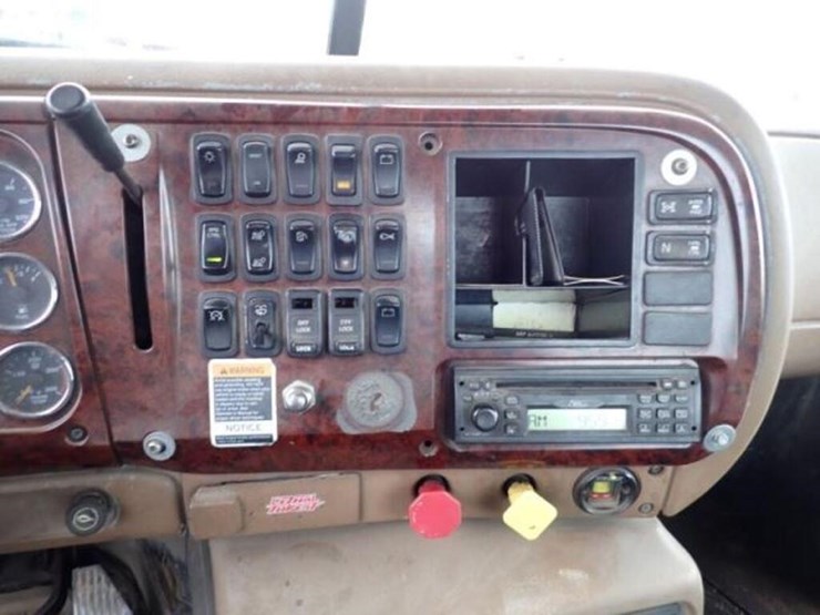 2004-mack-cv713-granite-t/a-rolloff-truck-1m2ag10c-image-17