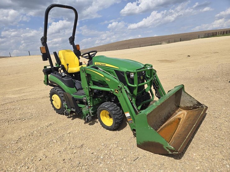 2018-john-deere-1025r-image-1
