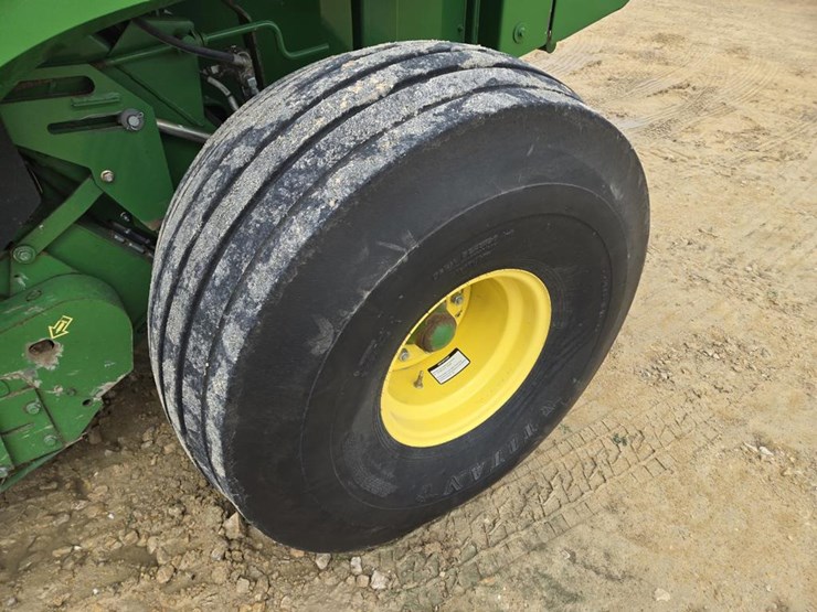 john-deere-569-premium-image-9