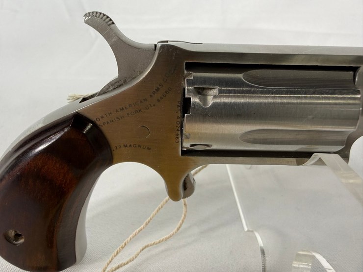 #78-•-north-american-arms-22-magnum-revolver-w29951-image-8