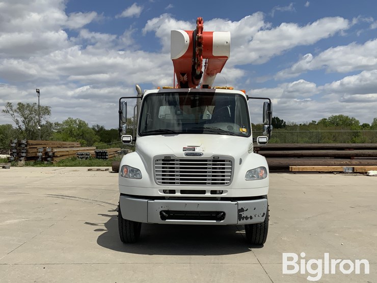 2016-freightliner-m2-106-image-2