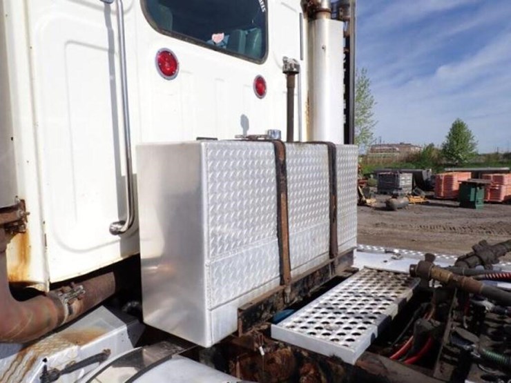 2013-western-star-4900sb-image-41