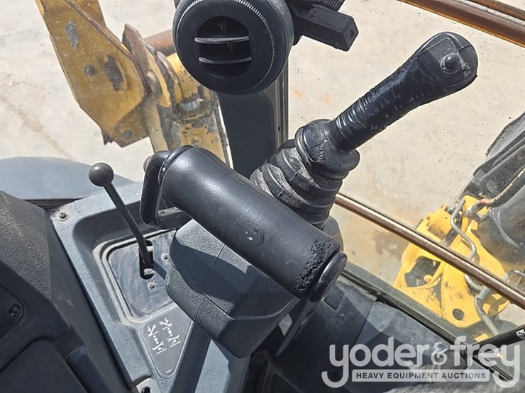 2020-deere-310sl-image-49