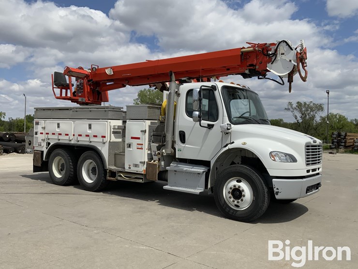 2014-freightliner-m2-106-image-11