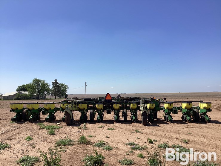 john-deere-1720-image-6