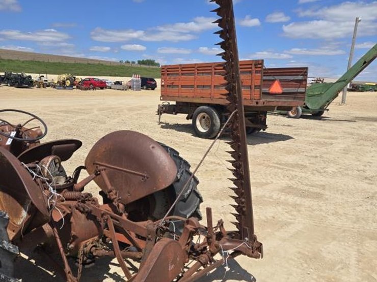 ford-8n-image-10