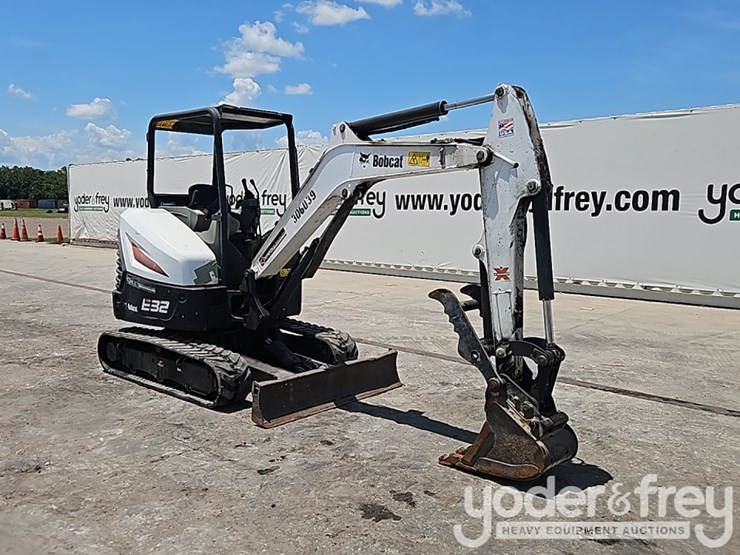 2019-bobcat-e32-image-7