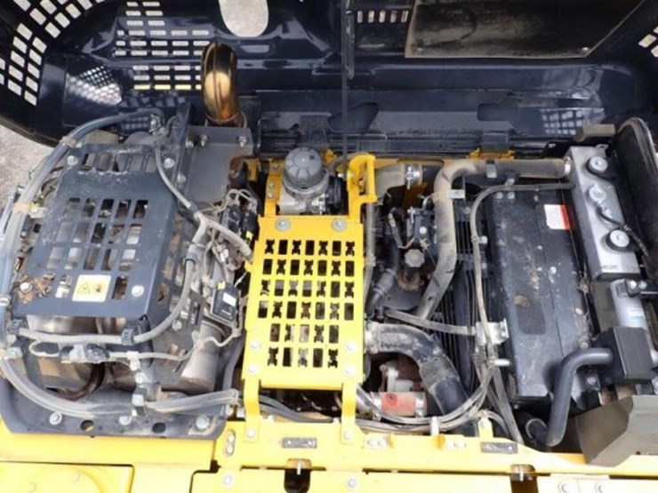 2022-komatsu-pc210-lc-11-image-76