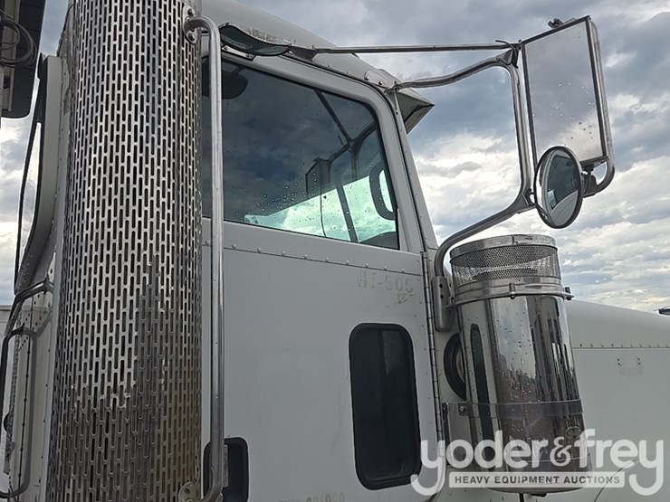 2007-peterbilt-379-image-44